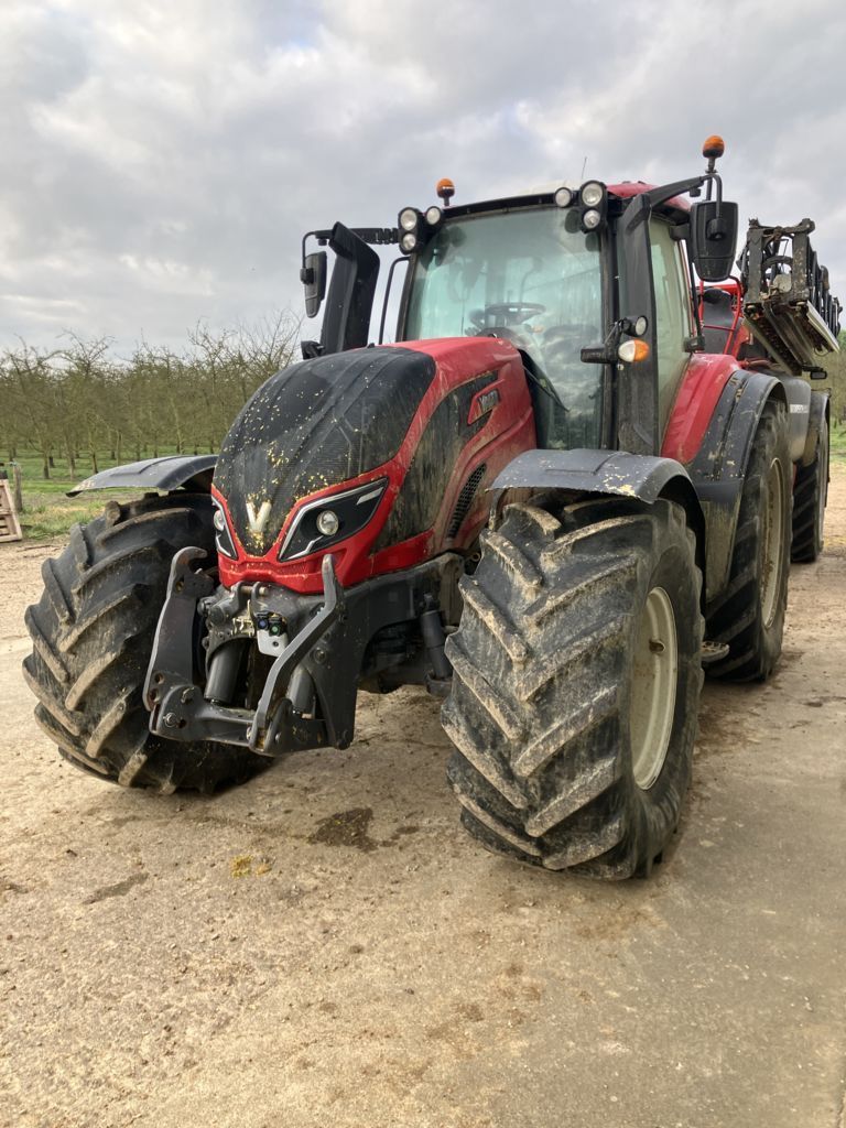 E-FARM: Valtra T174e - Tracteur - id DLTLX16 - 78 000 € - Année: 2020 - Lecture du nombre d'heure: 4 000,Puissance du moteur (chevaux): 175,France