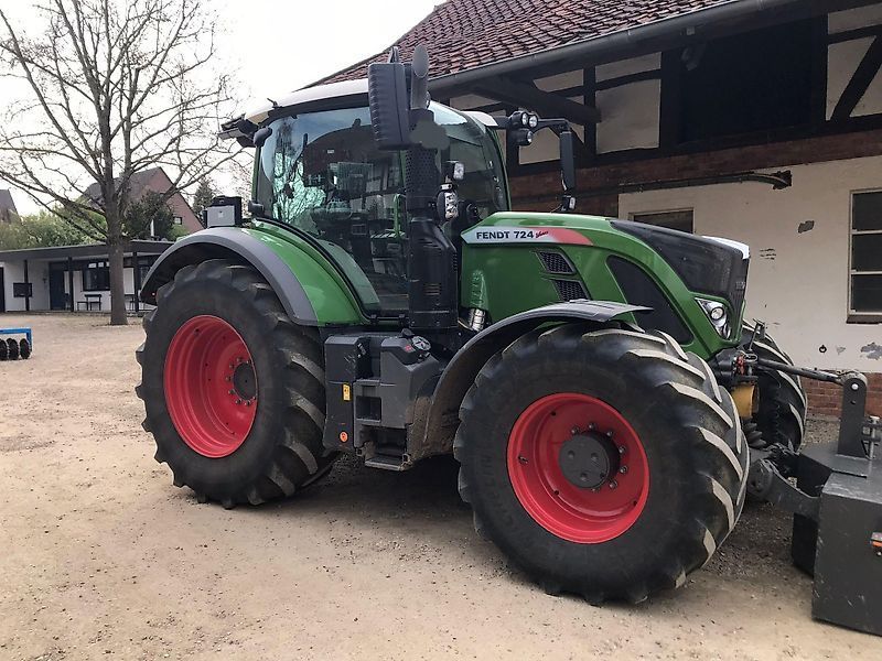 Fendt 724 Vario Profi Plus Traktor 132 000 €