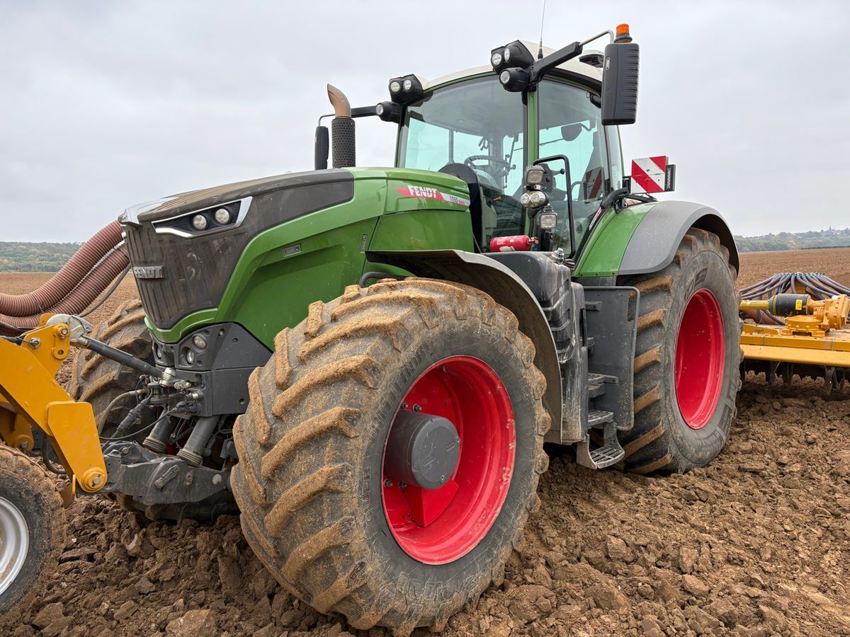 Fendt 1050 Vario Profi+ Tractor €215,000