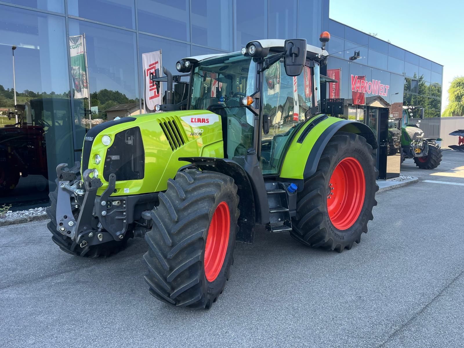 Claas Arion 450 Tractor €97,600