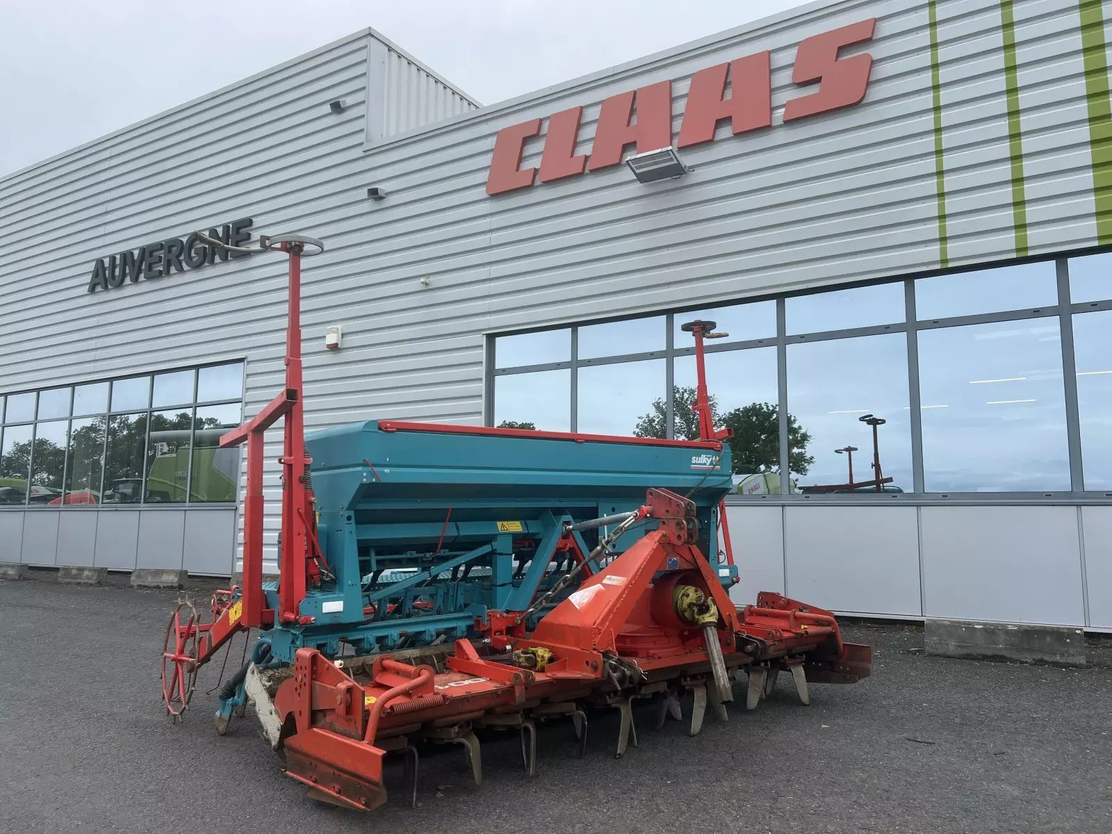 E-FARM: Kuhn hr 3001 - Semoir - id ER779UX - 5 900 € - Année: 1999 - France