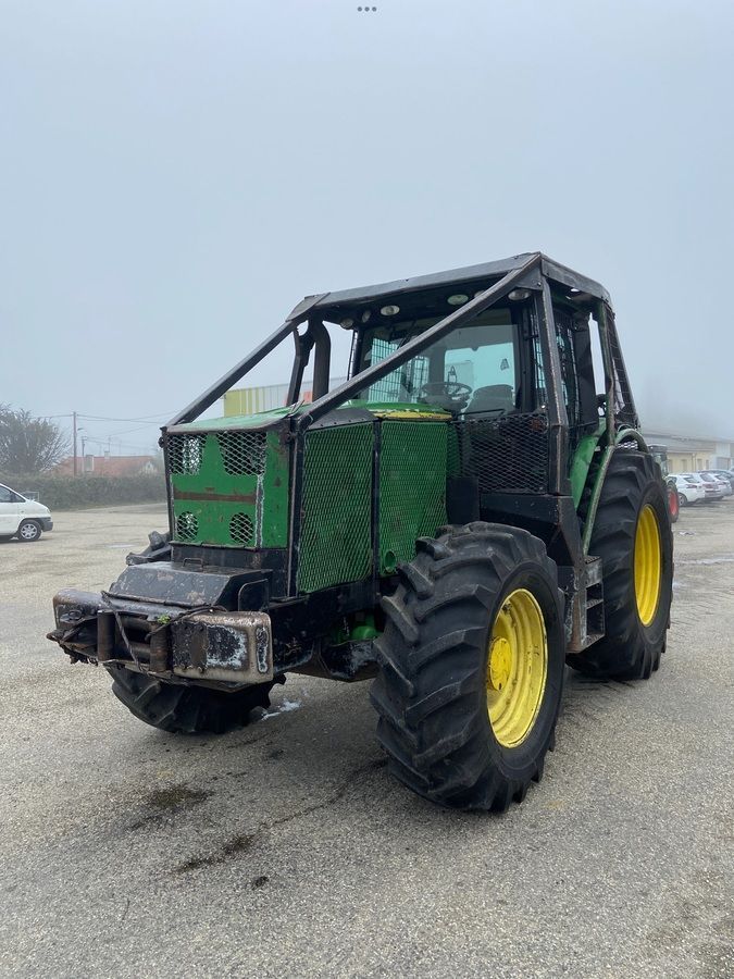 E-FARM: John Deere 6175 R - Tractor - id QXXWPZE - 65.000 € - Año: 2017 - Horas: 8900,Potencia del motor: 175,Francia