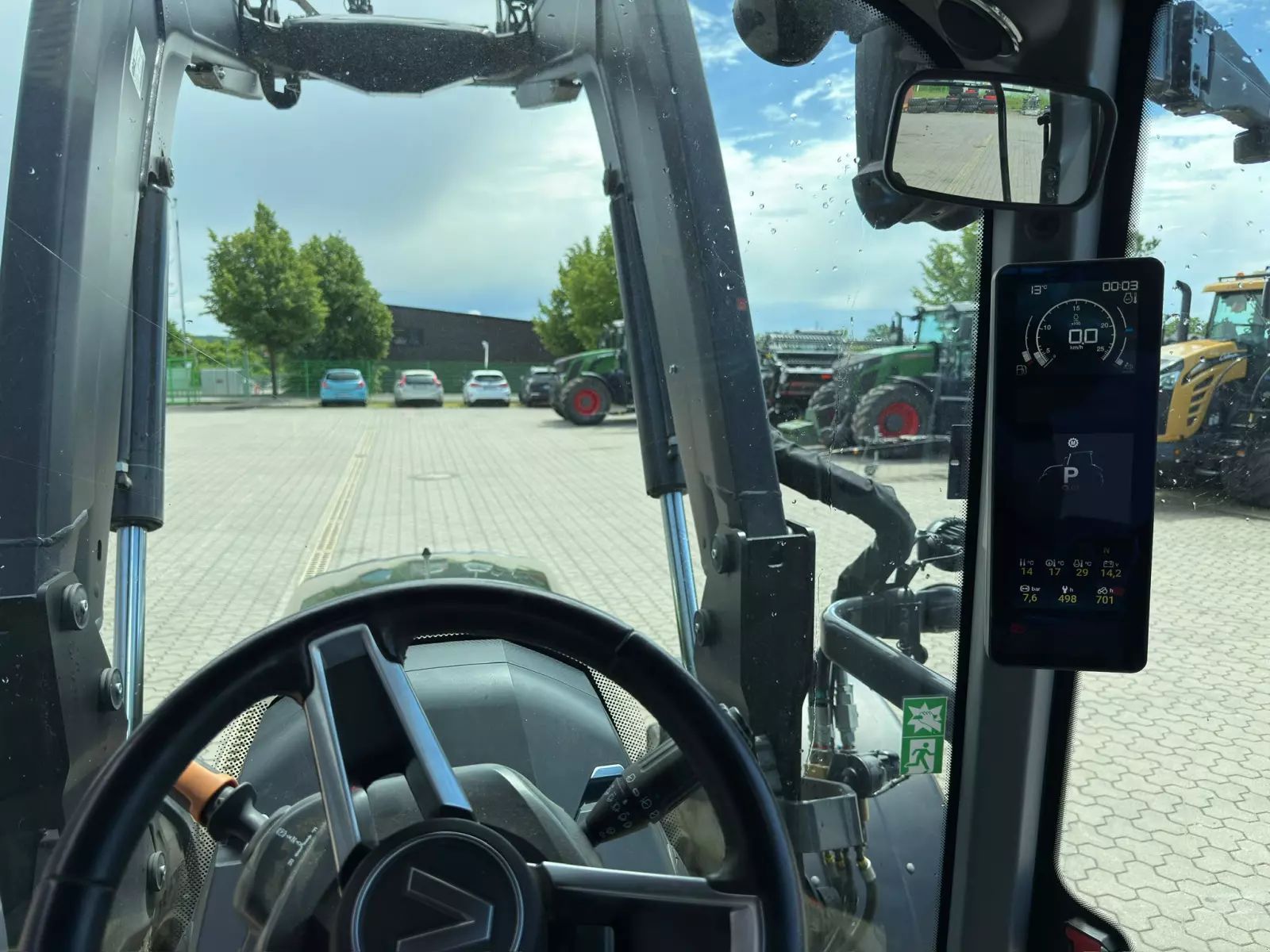 Valtra T 175 Tractor €122,850