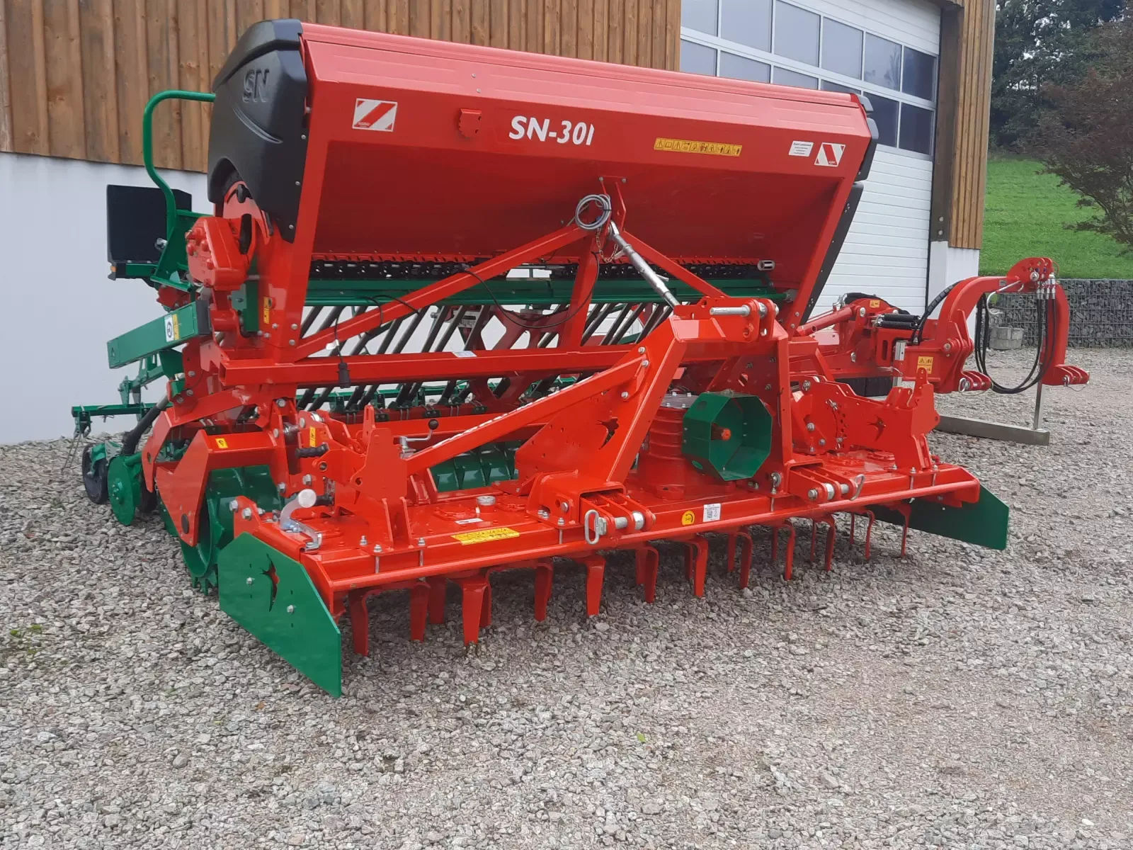 E-FARM: AGRO-MASZ sn 301 - Kombinacja uprawowo-siewna - id XYSA56X - 23 109 € - Rok produkcji: 2024 - Moc silnika: 190,Niemcy