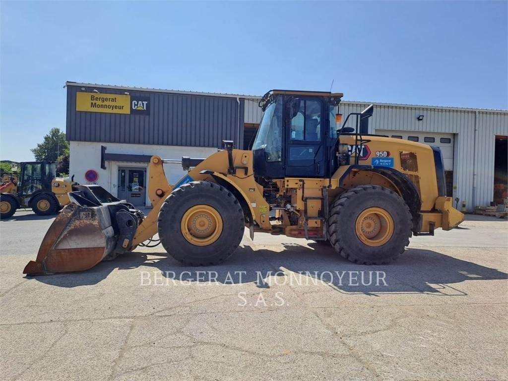 E-FARM: Caterpillar 950 - Chargeuse sur pneus - id EEMB4E2 - 295 000 € - Année: 2023 - Lecture du nombre d'heure: 848,France