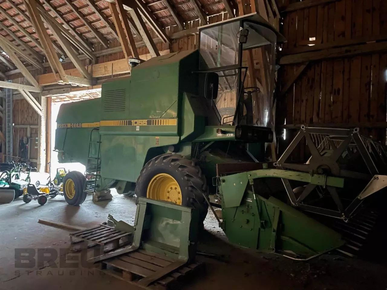 E-FARM: John Deere 1055 - Cosechadora - id R7VHRMW - 19.900 € - Año: 1985 - Horas: 1400,Potencia del motor: 125,Alemania