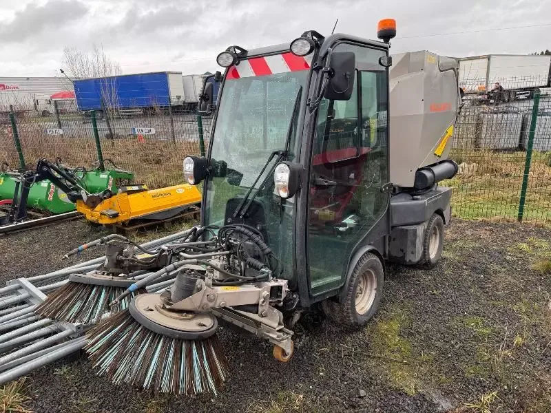 E-FARM: Holder x45i - Traktor - id A6CMKWY - 28.500 € - Baujahr: 2019 - Abgelesene Motorstunden: 515,Motorleistung (PS): 50,Frankreich