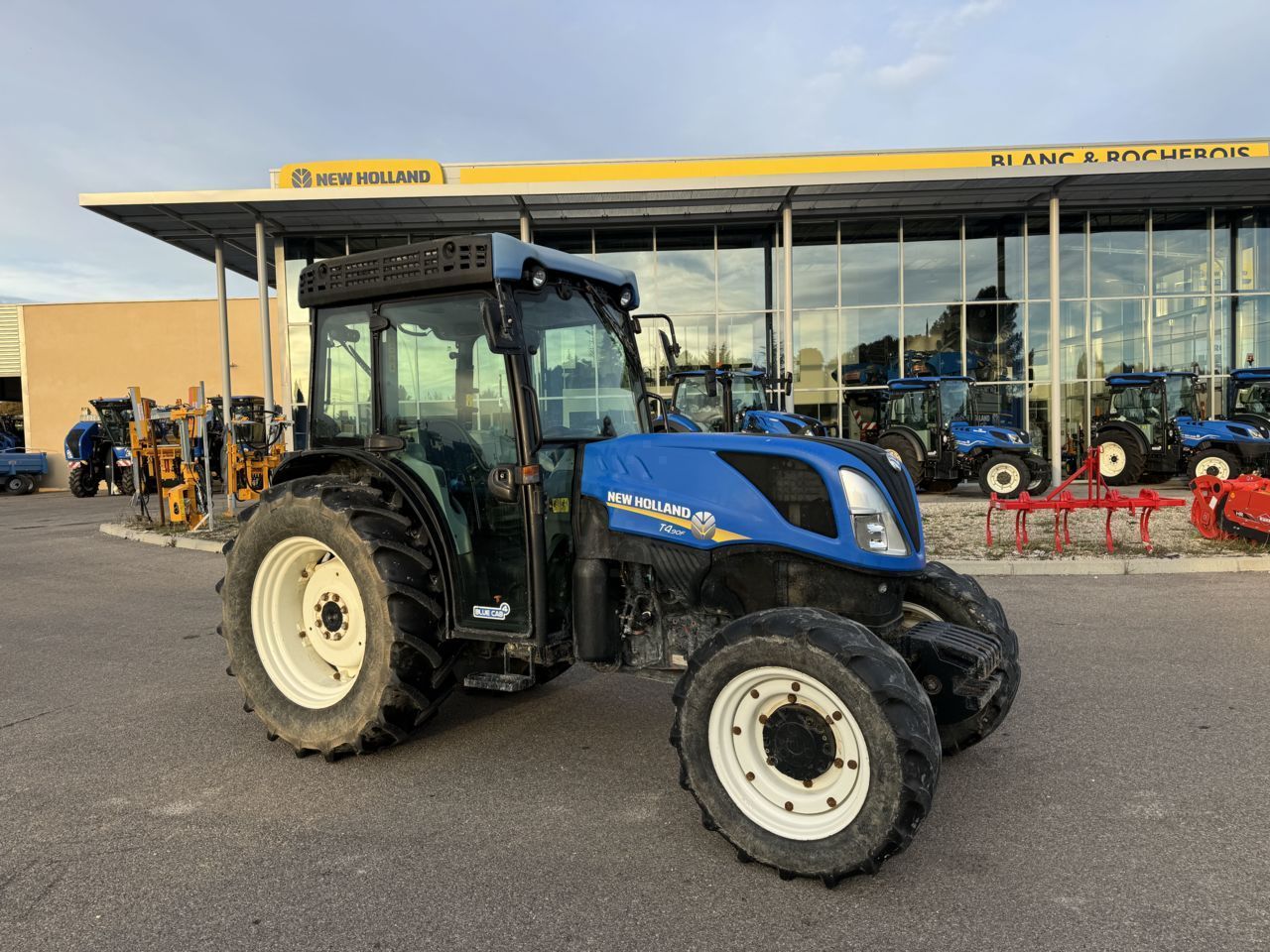 New Holland T4.90 F Tractor 35.000 EUR