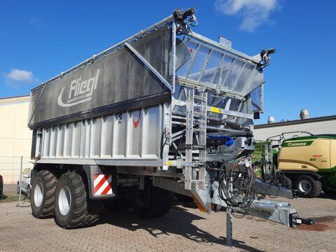 E-FARM: Fliegl asw 271 taurus fox 40m³ + top lift light - Takarmányszállító - id EGWAJWZ - 63 500 EUR - Gyártási év: 2024 - Németország