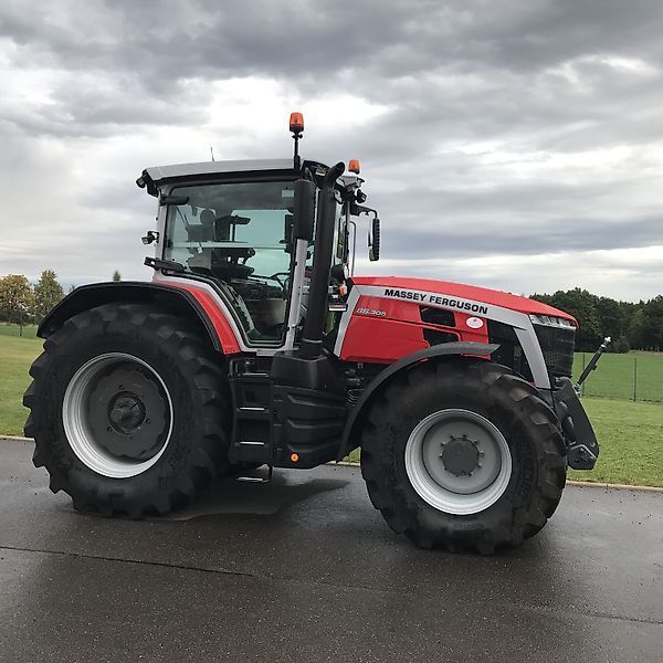 E-FARM: Massey Ferguson 8S.205 - Tracteur - id QRMDLUZ - Année: 2025 - Lecture du nombre d'heure: 150,Puissance du moteur (chevaux): 205,Allemagne