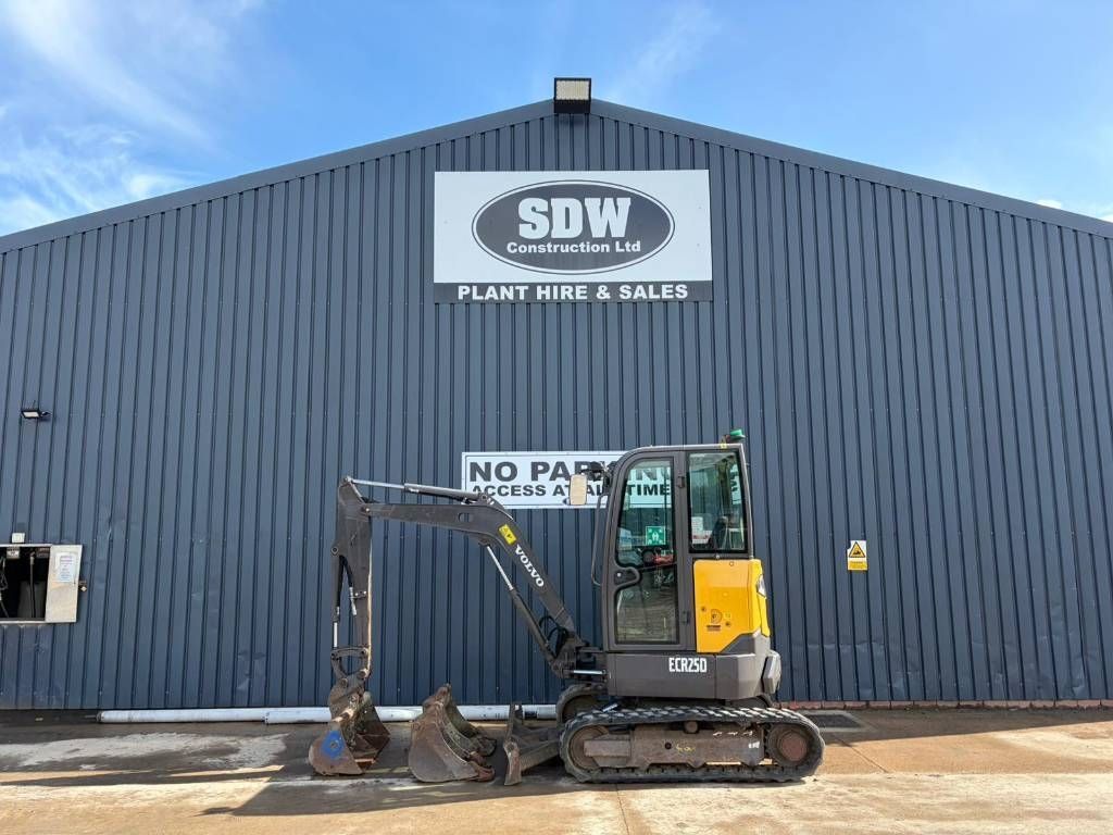 VOLVO ecr 25 Mini excavadora  19.122 €