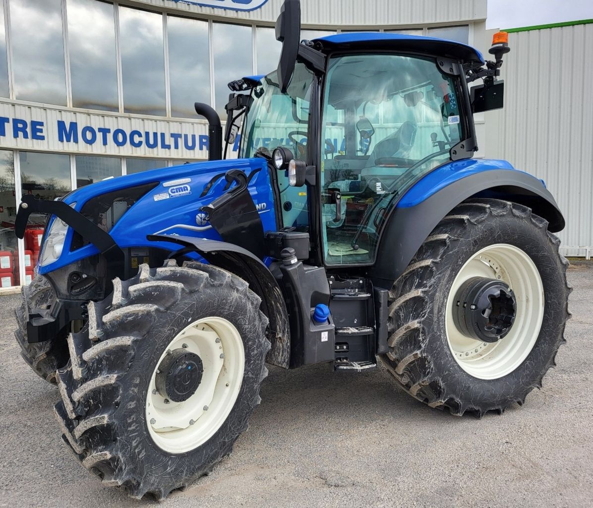 New Holland T5.120 tractor €90,000