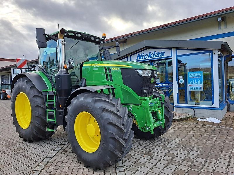 John Deere 6250 R Tractor €139,900