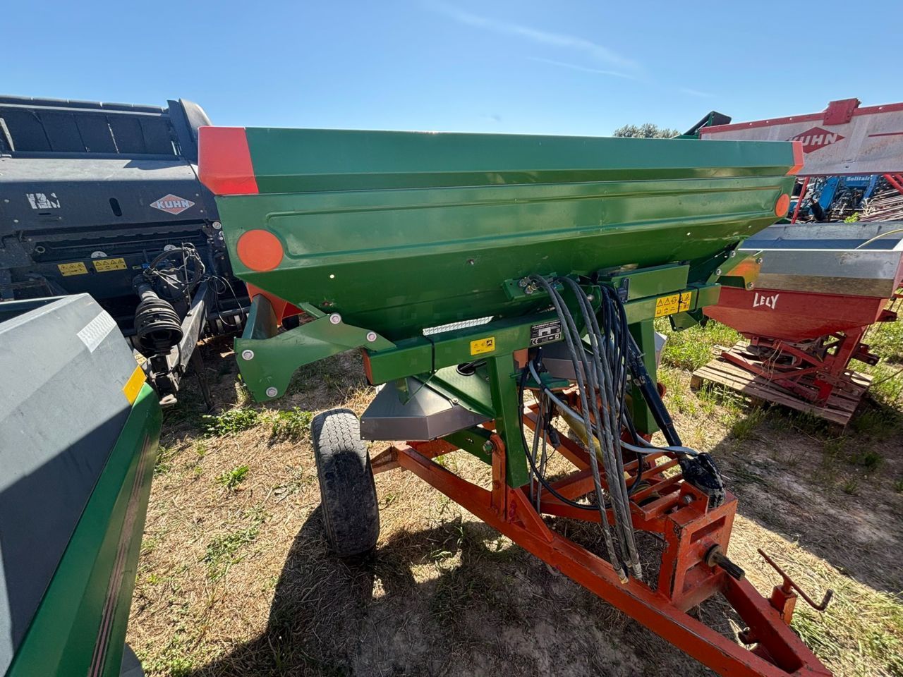 E-FARM: Amazone za-m 1001 - Fertiliser spreader - id SS1XVPT - €8,500 - Year of construction: 2012 - Italy
