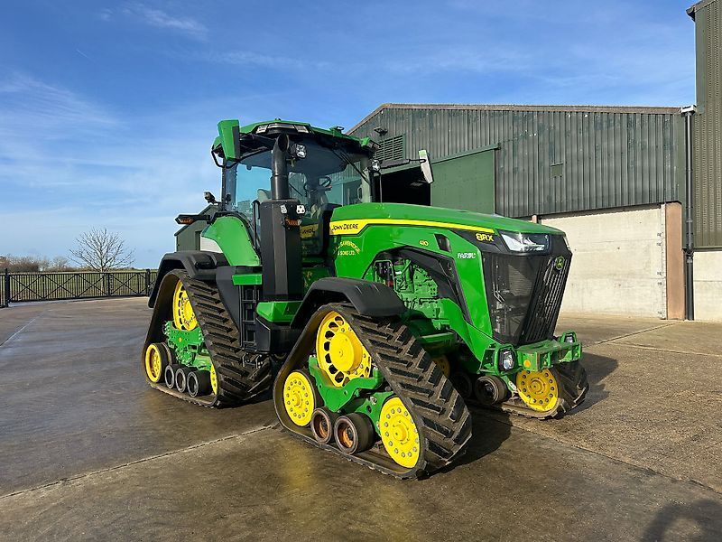 E-FARM: John Deere 8RX 410 - Tractor - id 27NJU76 - €371,291 - Year of construction: 2023 - Engine hours: 1,080,Engine power (HP): 410,United Kingdom