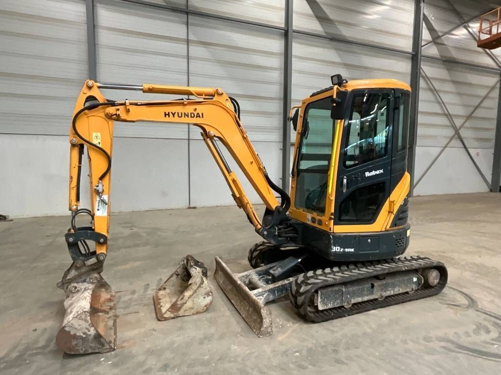 HYUNDAI robex 30 z-9 ak Mini excavator €19,750