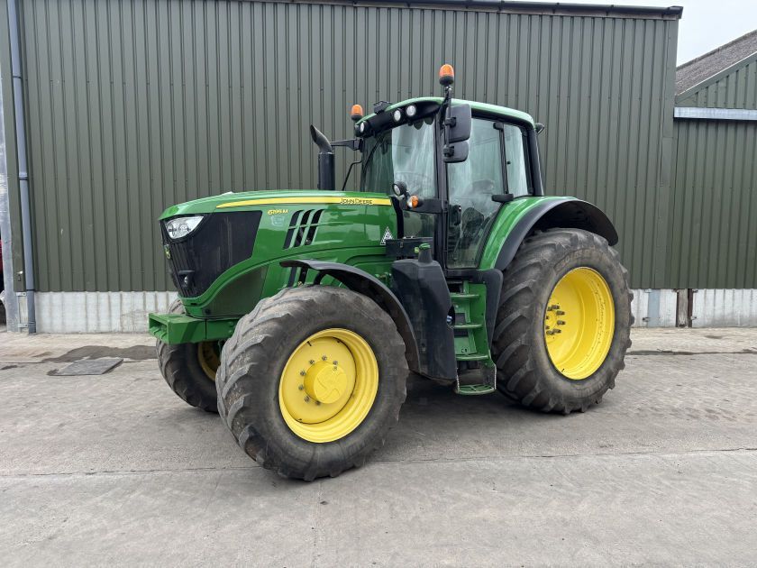 John Deere 6195 R Tractor €63,057