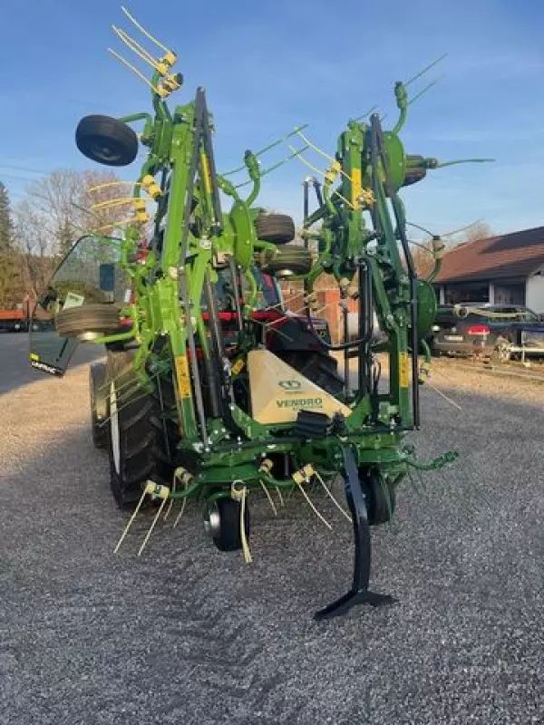 Krone Vendro 820 Highland Tedder 14.958 €