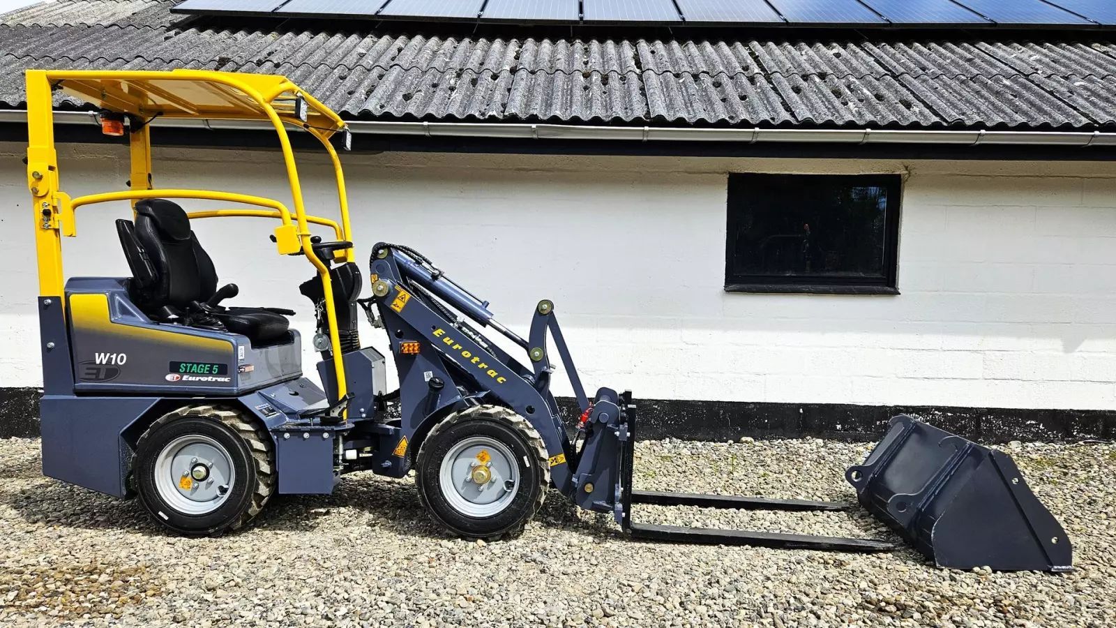 Eurotrac w10 / fabriksny / kubota motor / med udstyr Wheel loader €17,101