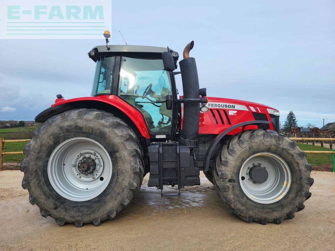 Massey Ferguson 7724 Traktor 64 500 €