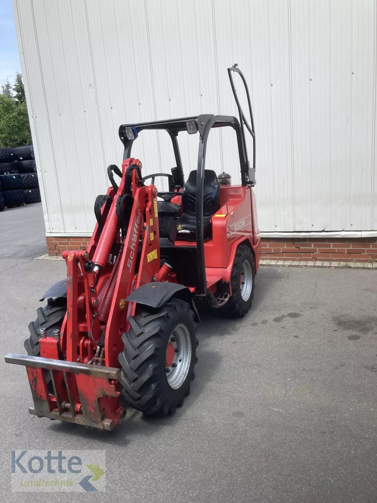 E-FARM: Schäffer 2336 SLT - Radlader - id WB5QIPF - 24.790 € - Baujahr: 2015 - Abgelesene Motorstunden: 4.150,Motorleistung (PS): 35,Deutschland