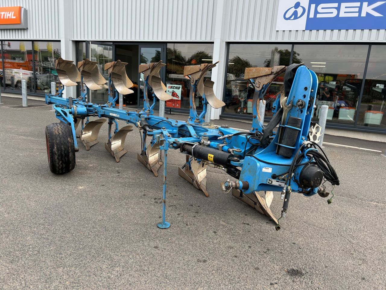 E-FARM: Lemken juwel 8 v 5+1 n 100 - Pflug - id QFERYE1 - 14.900 € - Baujahr: 2010 - Frankreich