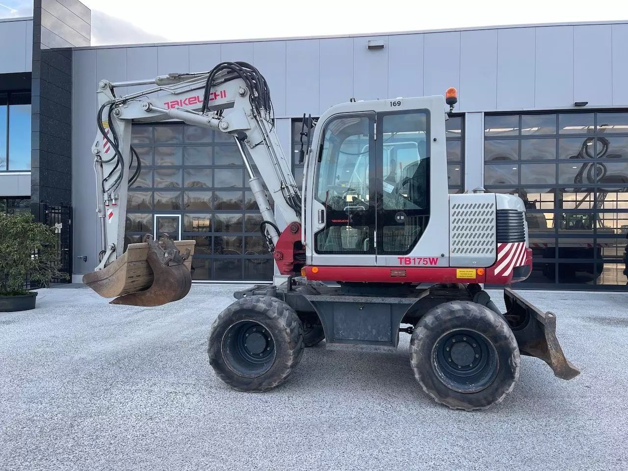 Takeuchi tb175w Excavator 36.000 EUR