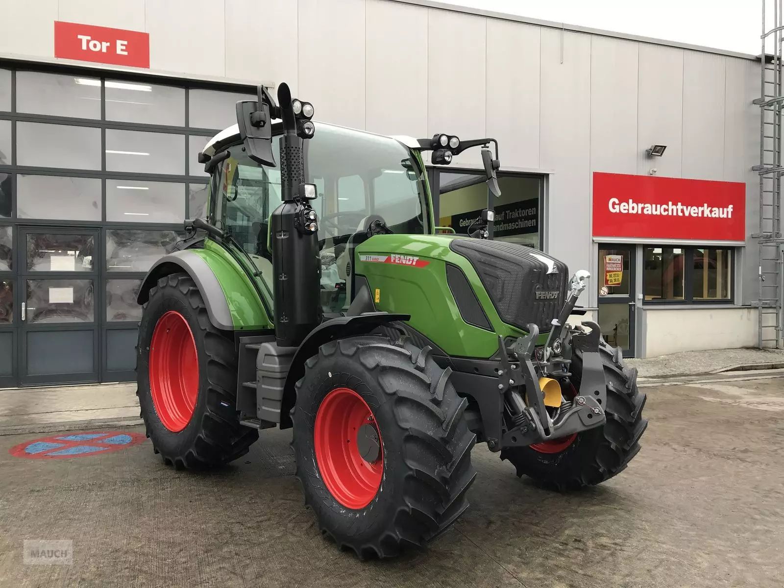Fendt 311 Vario Tractor