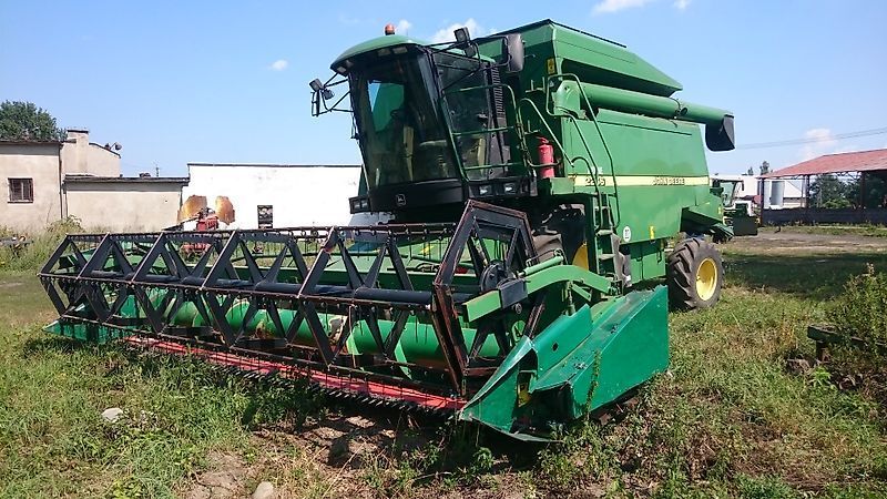 E-FARM: John Deere 2266 - Mähdrescher - id F8IQVVE - 34.800 € - Baujahr: 1999 - Abgelesene Motorstunden: 3.889,Motorleistung (PS): 299,Polen