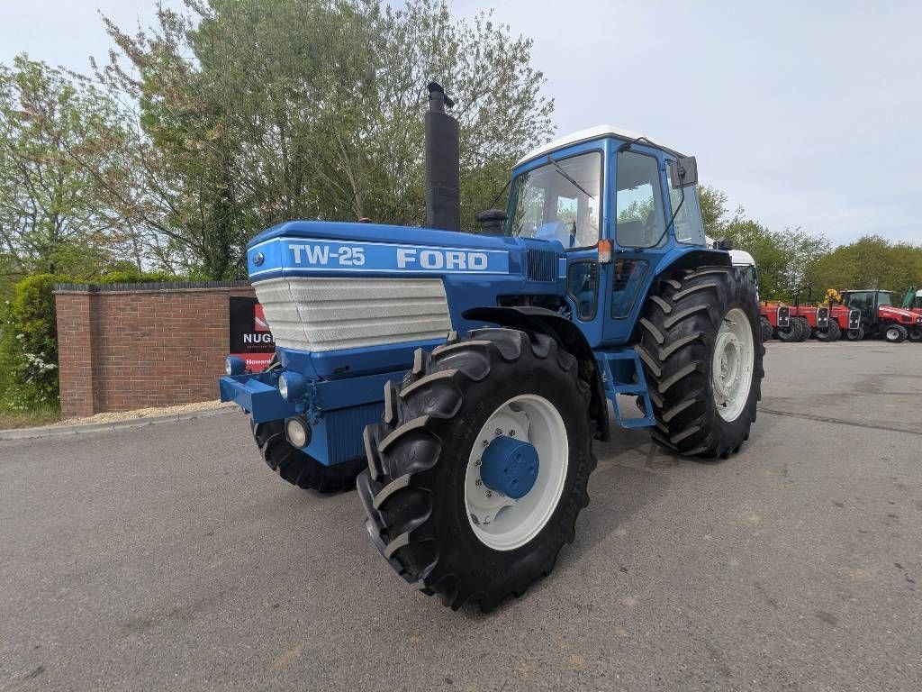 Ford tw 25 Traktor 28 801 €