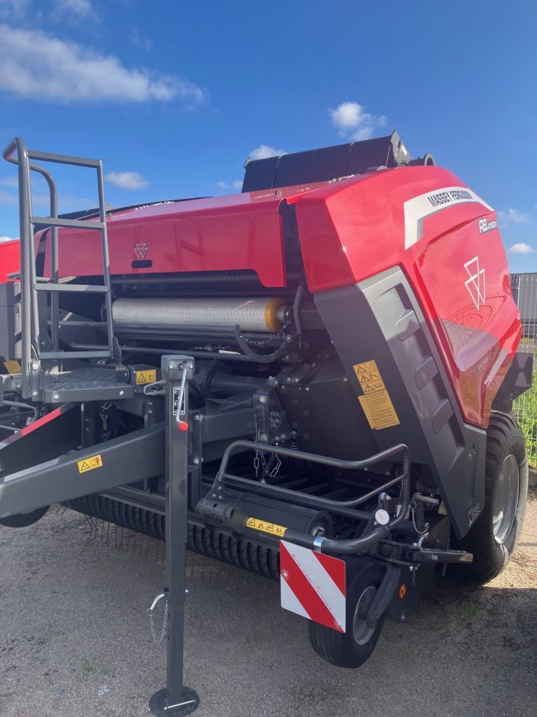 E-FARM: Massey Ferguson RB 4160V Xtra - Empacadora - id ZUCV7ZG - Año: 2023 - Las balas producidas: 950,Francia