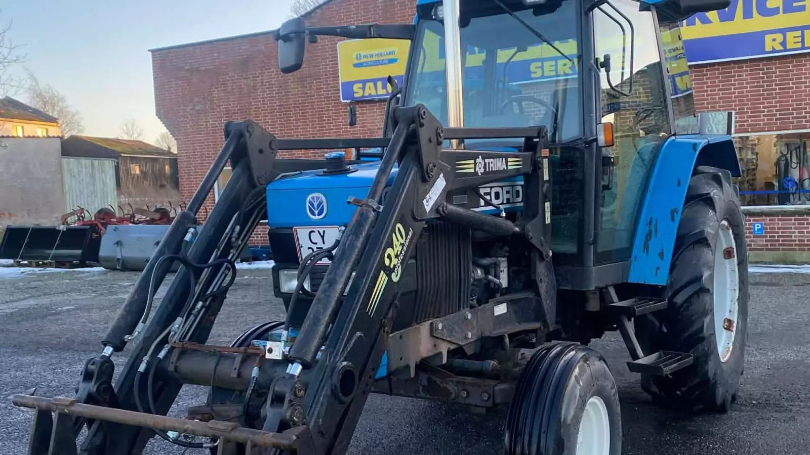 New Holland 5640 Traktor 18 065 €