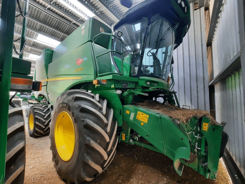 E-FARM: John Deere S780 - Cosechadora - id WKKHUSR - 275.000 € - Año: 2021 - Horas: 859,Francia