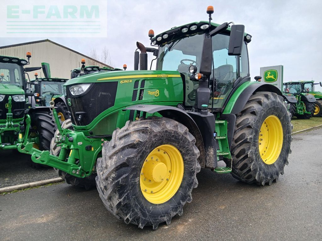 John Deere 6250 R Tractor €119,000