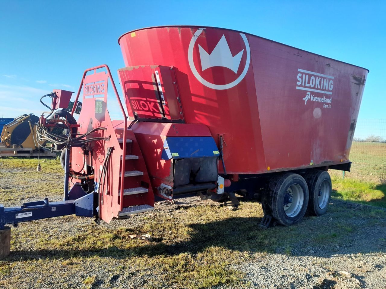 E-FARM: SILOKING duo 24 - Futtermischwagen - id JHBJDJD - 17.000 € - Baujahr: 2013 - Frankreich