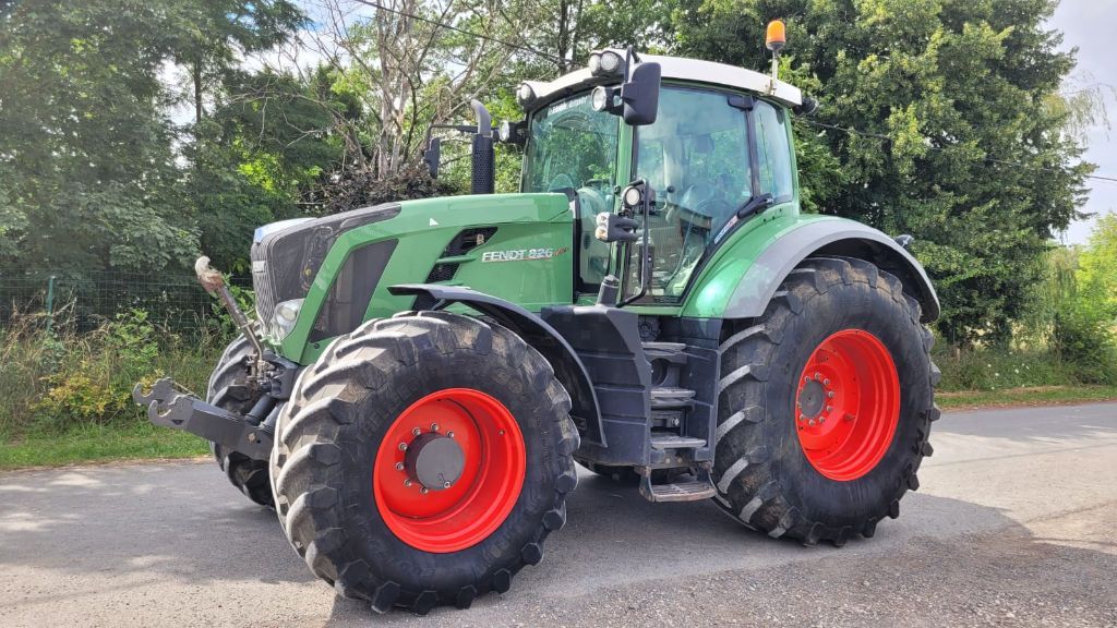 E-FARM: Fendt 826 Vario ProfiPlus - Traktor - id 9USHLZF - 92 000 € - Rok produkcji: 2011 - Motogodziny: 6165,Moc silnika: 260,Francja