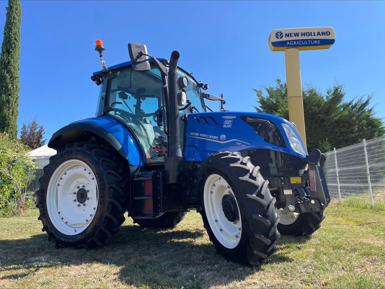 E-FARM: New Holland T5.120 - Tracteur - id RPKQL3V - 62 500 € - Année: 2024 - Lecture du nombre d'heure: 400,Puissance du moteur (chevaux): 120,France