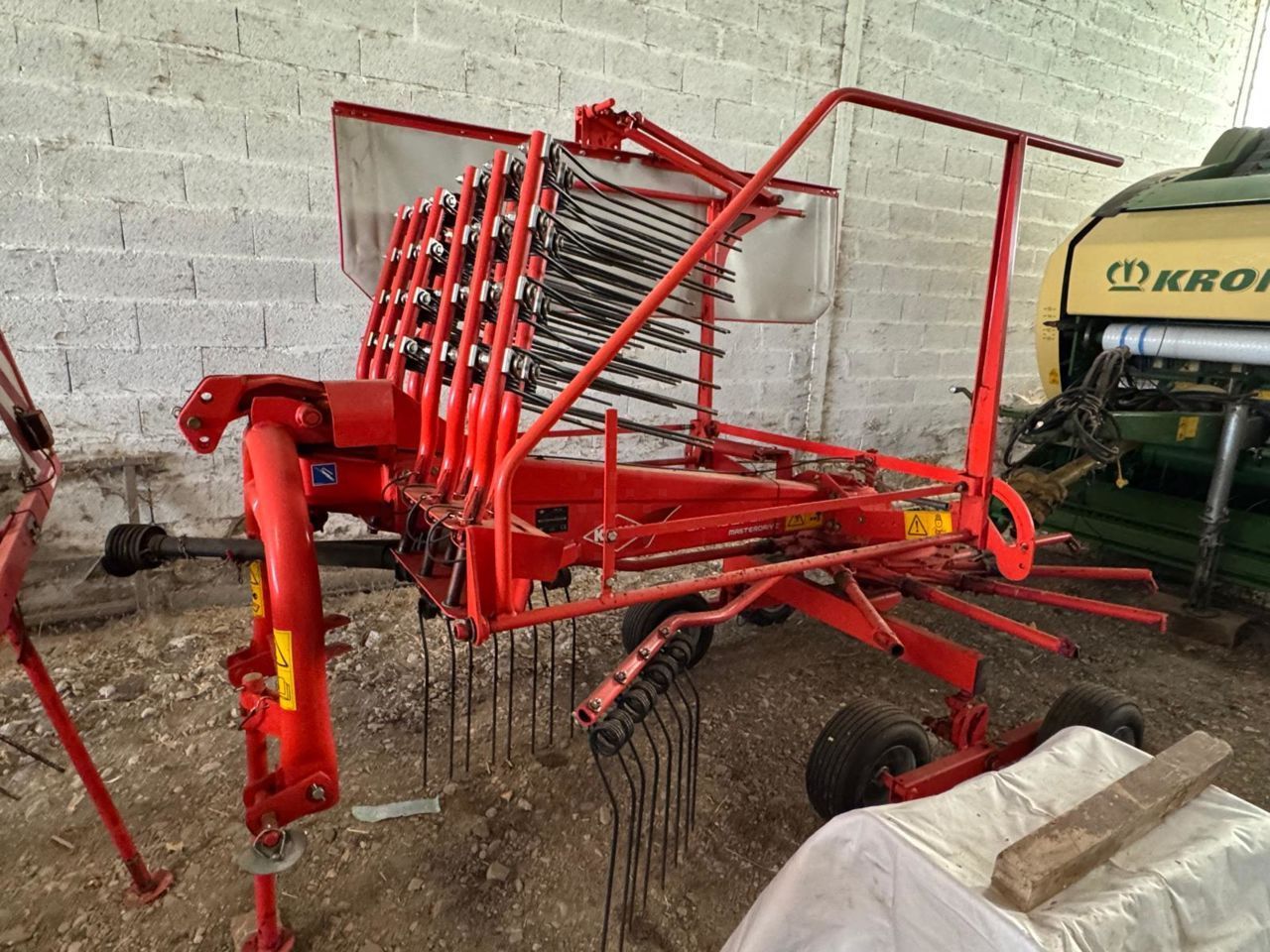 Kuhn GA 4321 GM Karuzelowy przetrząsacz do siana 6000 €