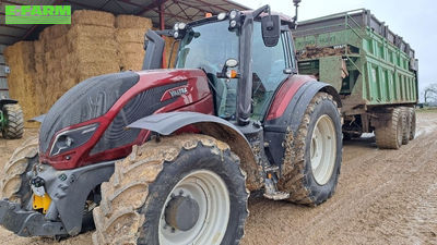 E-FARM: Valtra T214 Direct - Tractor - id VDPXLCM - €103,500 - Year of construction: 2019 - Engine hours: 2,550,Engine power (HP): 215,France