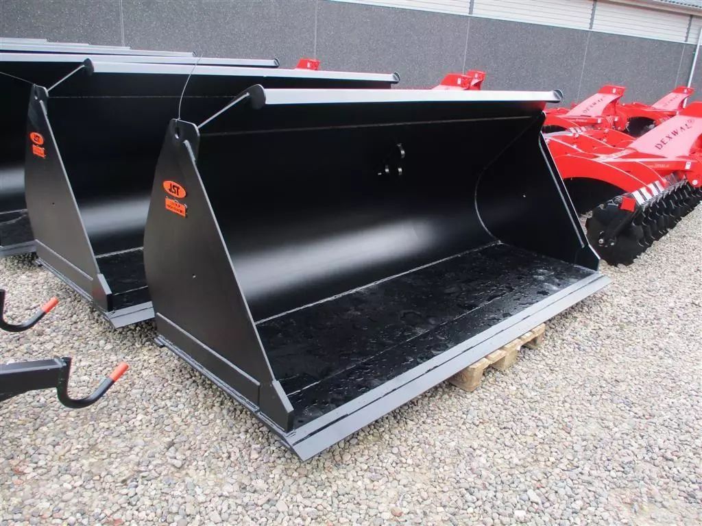 E-FARM: JST læsseskovl med volvoskifte 3m3 3m bred med pileskær og bagkant - Excavator - id DJ9BRX1 - €6,065 - Denmark