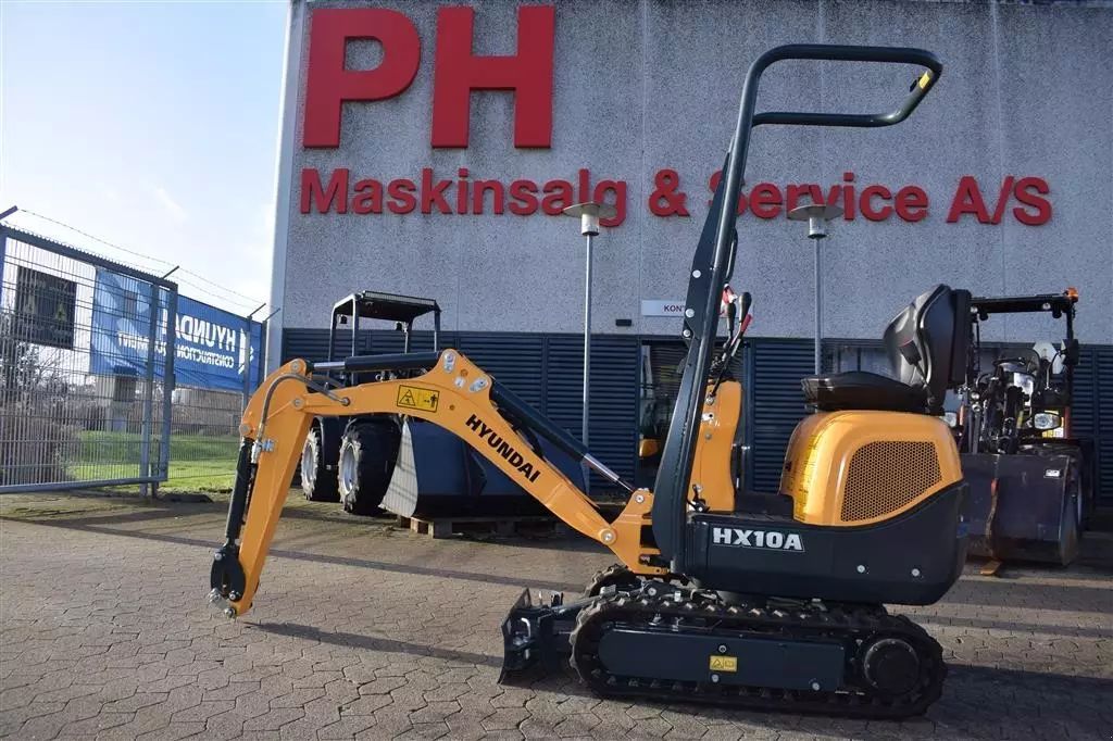 HYUNDAI hx10a ny model, tiltman s30-150 Экскаватор 18 609 €