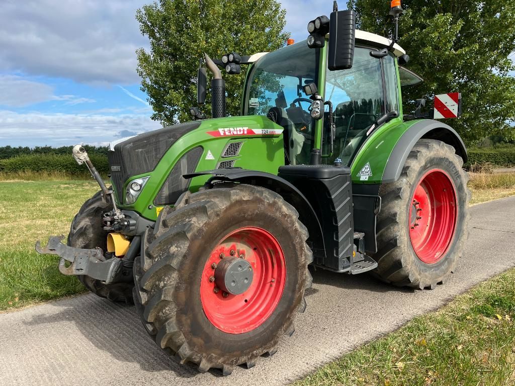 E-FARM: Fendt 724 Vario - Traktor - id GK1RN2D - 104.326 € - Baujahr: 2022 - Abgelesene Motorstunden: 7.148,Vereinigtes Königreich