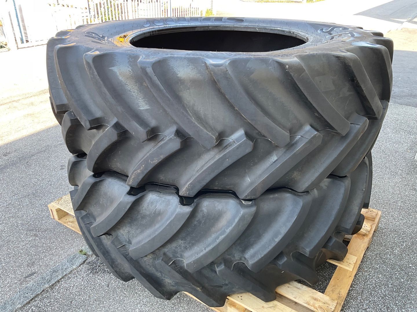 E-FARM: Mitas 650/75 R 42 - Wheel and track - id UGPZLDX - €6,000 - Year of construction: 2022 - Austria