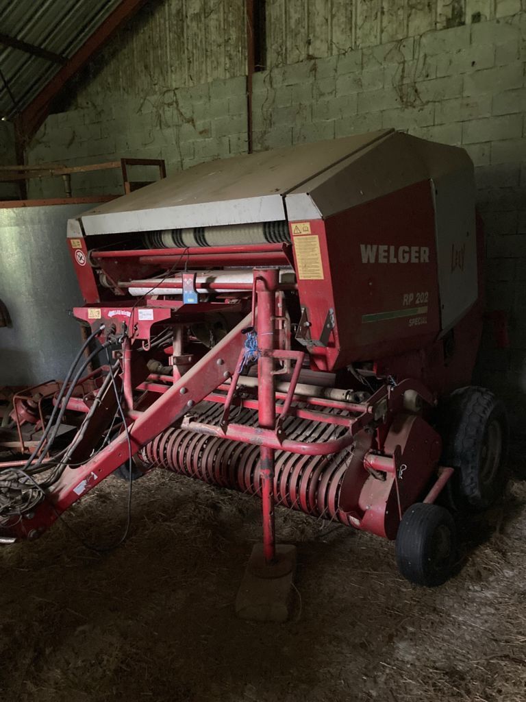 E-FARM: Lely-Welger rp 202 special - Presse à balles - id 6CAYWEJ - Année: 2000 - Balles produites: 14 500,France