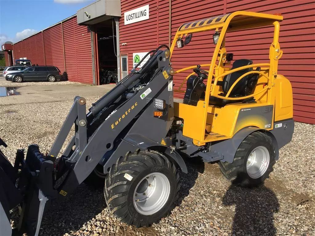 E-FARM: Eurotrac w12 m. lang arm - Chargeuse sur pneus - id K6UYYJP - Puissance du moteur (chevaux): 26 - Danemark