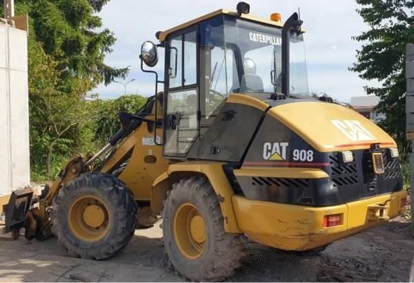 E-FARM: Caterpillar 908 - Chargeuse sur pneus - id JNJABZL - 26 455 € - Année: 2004 - Lecture du nombre d'heure: 4 443,Tchécoslovaquie