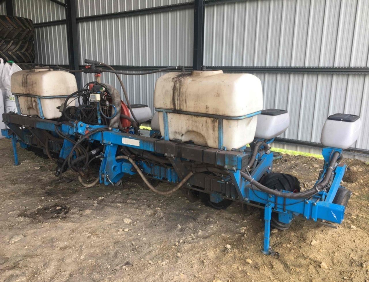 E-FARM: Monosem ng+4 - Precision drill - id 6RLTS1C - €15,000 - Year of construction: 2013 - France