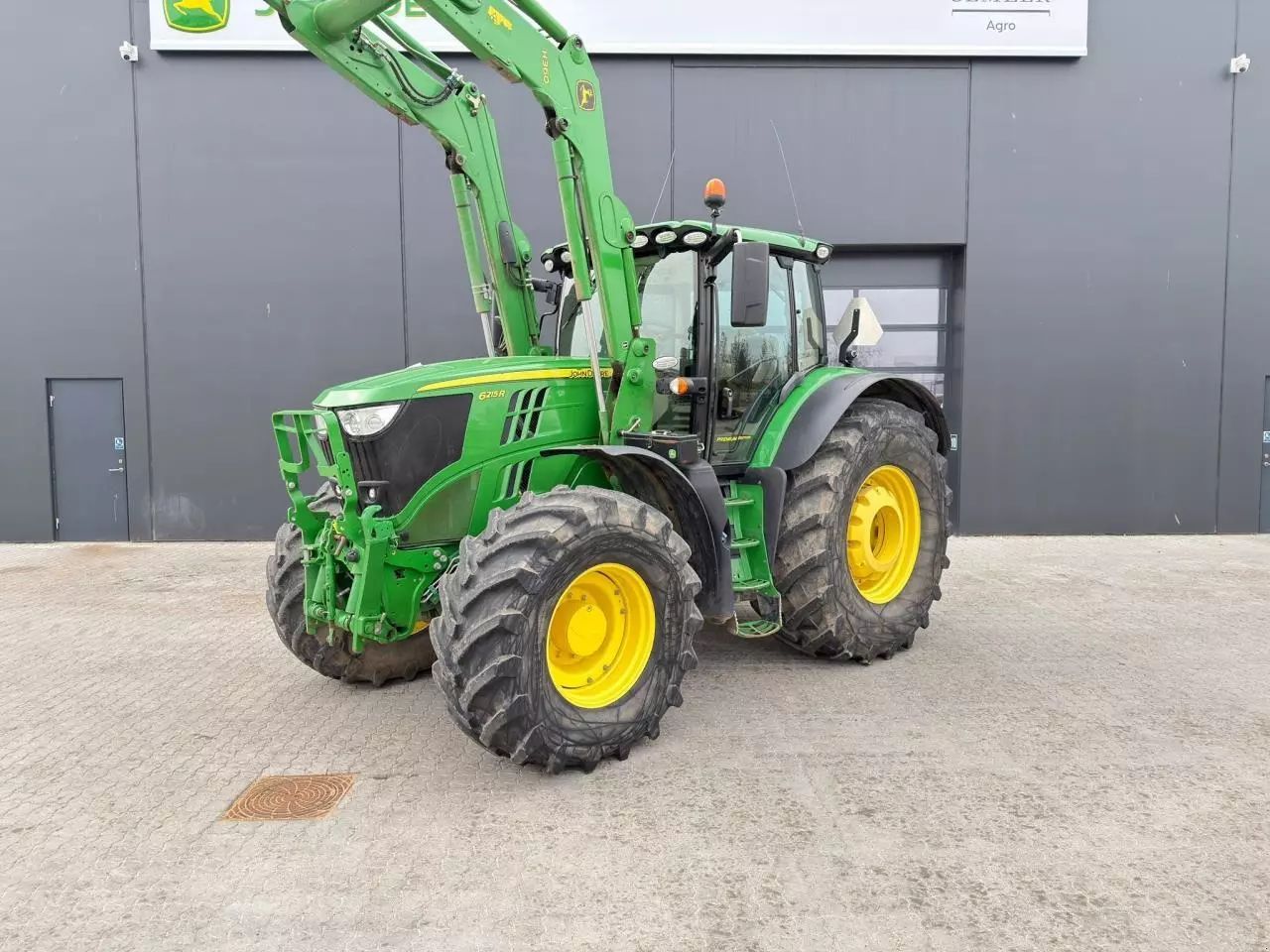 John Deere 6215 R Trattore 118.056 €