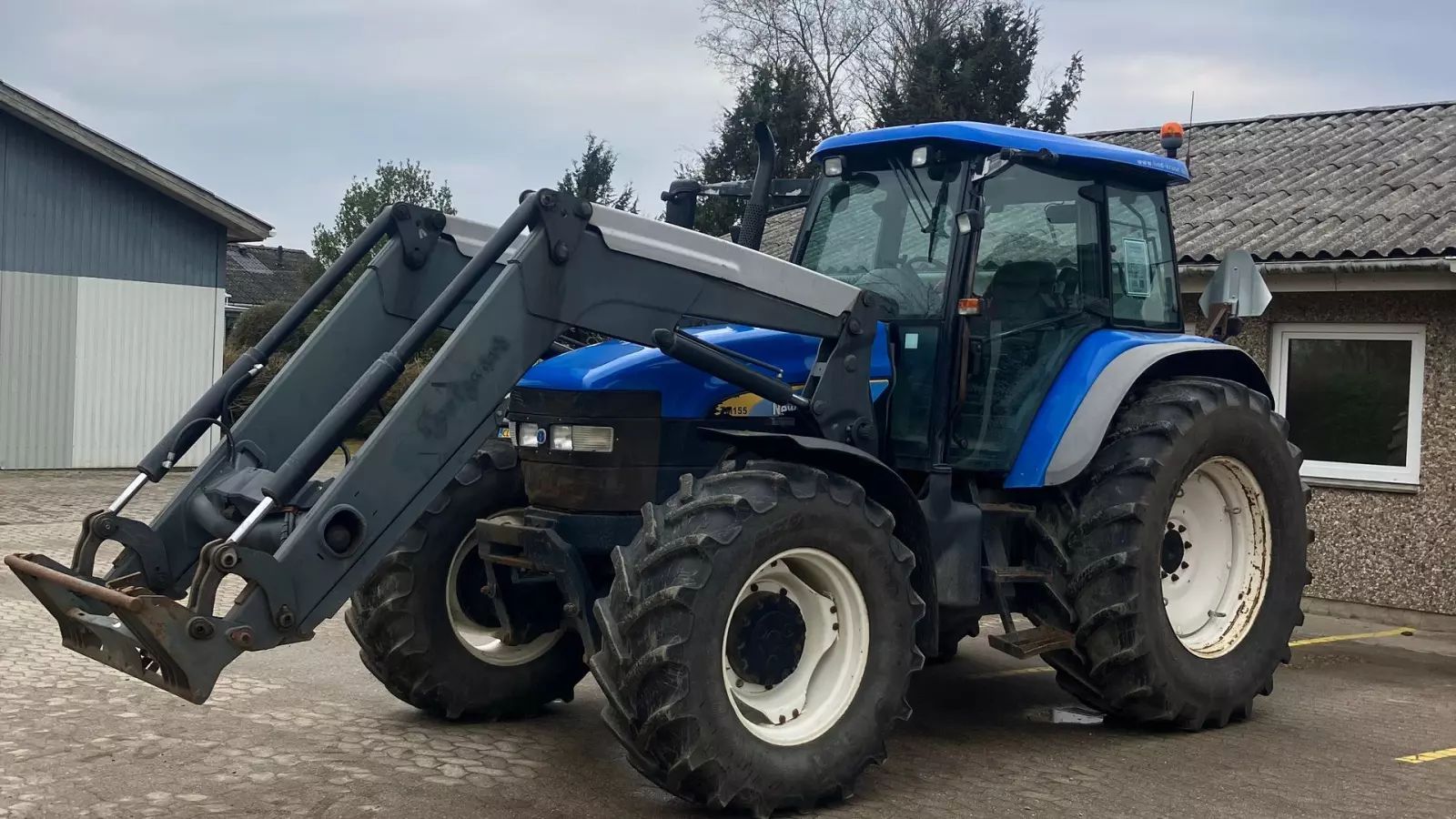 New Holland TM 155 Tractor €33,283