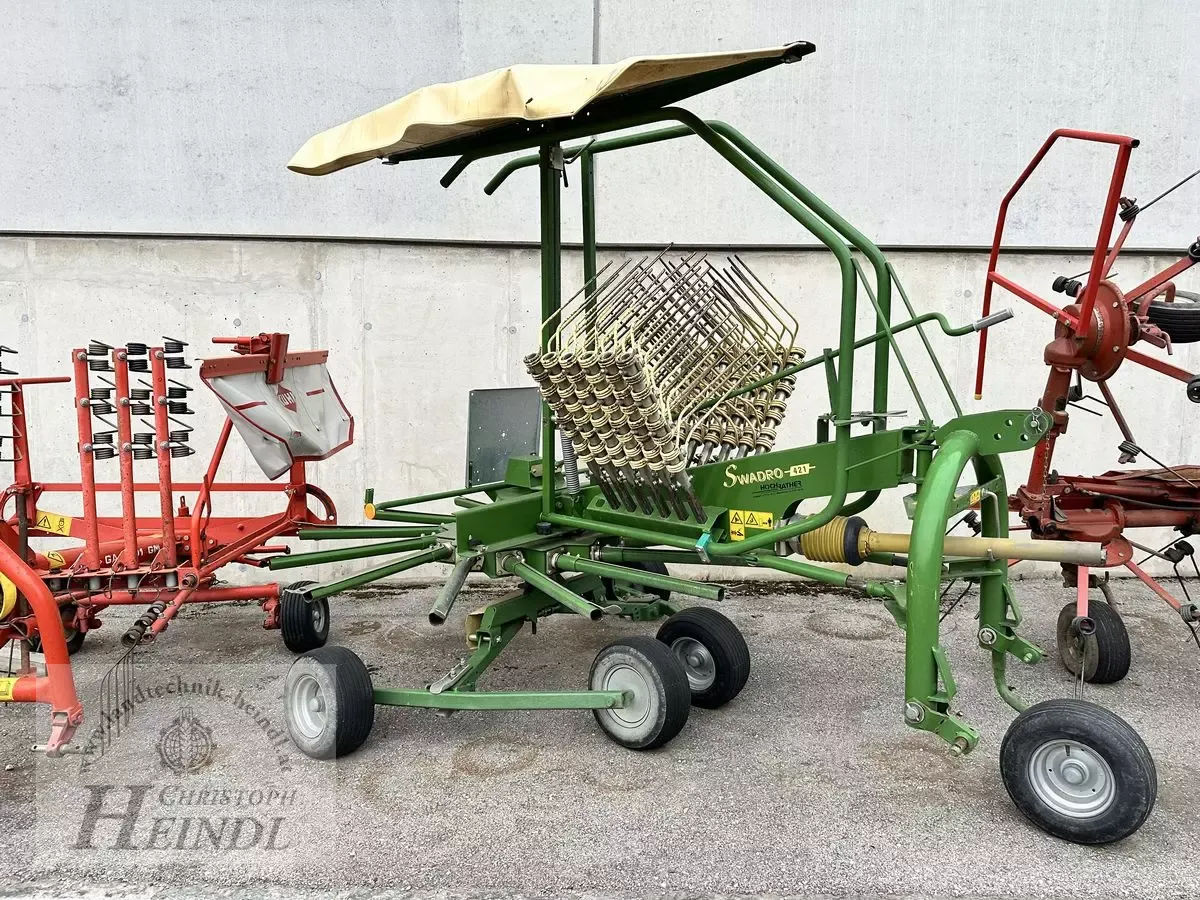 E-FARM: Krone swadro 421 - Rendsodró - id NSHKLRX - 6186 EUR - Gyártási év: 2000 - Ausztria